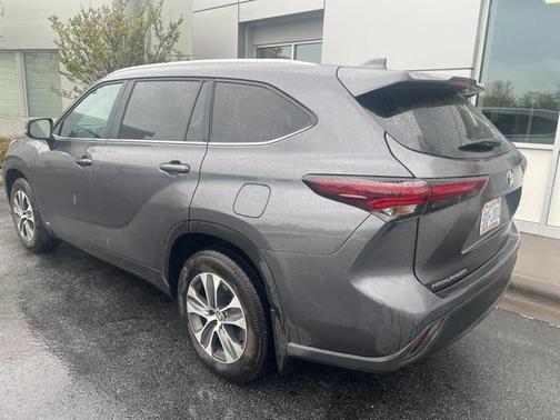 2025 Toyota Highlander Hybrid XLE