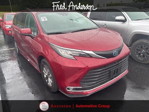 2023 Toyota Sienna XLE 8 Passenger