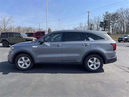 2022 Kia Sorento LX