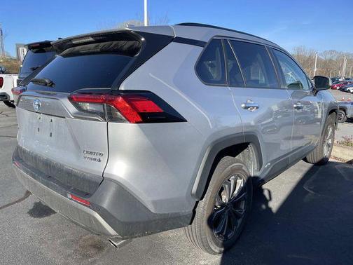 2022 Toyota RAV4 Hybrid SE
