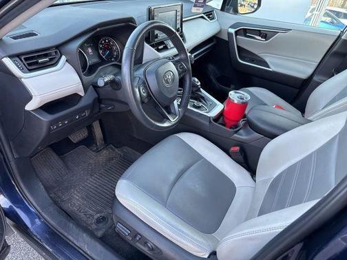 2021 Toyota RAV4 Hybrid XLE Premium