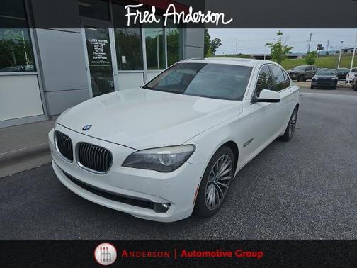 2012 BMW 740 740i