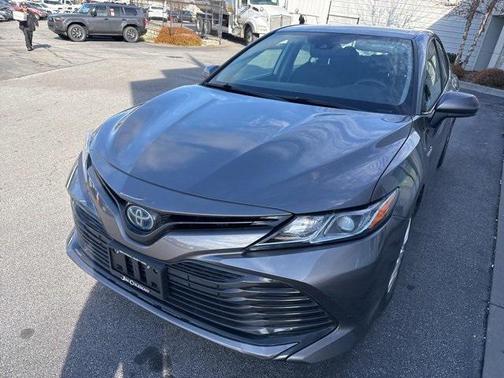 2019 Toyota Camry Hybrid LE