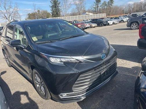 2024 Toyota Sienna XLE