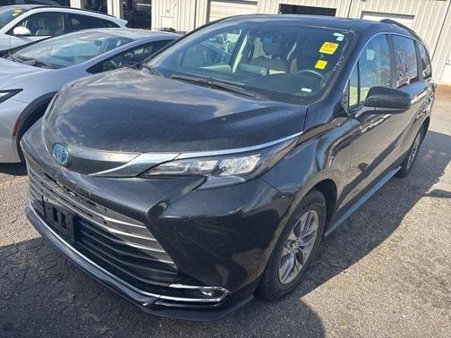 2024 Toyota Sienna XLE