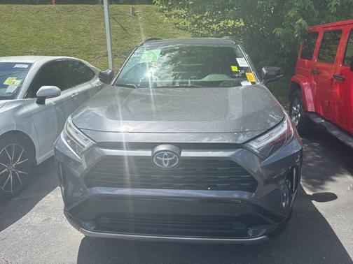 2025 Toyota RAV4 Hybrid SE