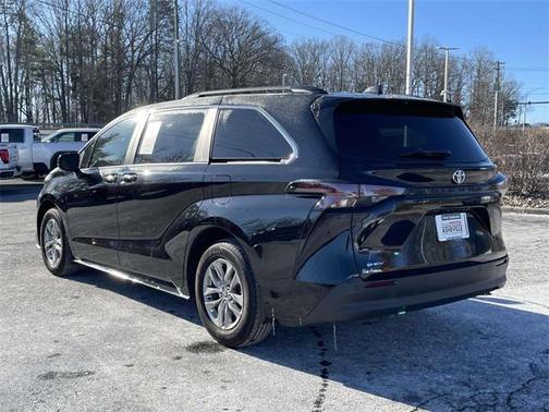 2025 Toyota Sienna XLE