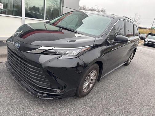 2025 Toyota Sienna XLE