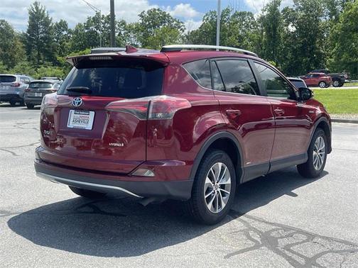 2018 Toyota RAV4 Hybrid SE