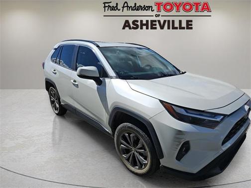 2022 Toyota RAV4 Hybrid XLE Premium
