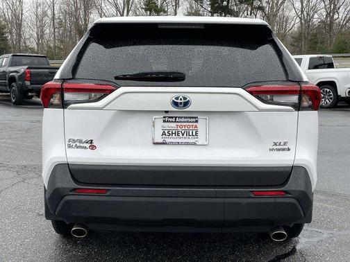 2024 Toyota RAV4 Hybrid XLE