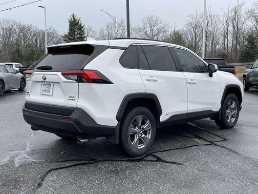2024 Toyota RAV4 Hybrid XLE