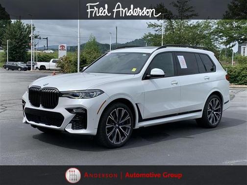 2022 BMW X7 M50i