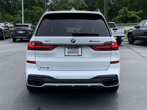 2022 BMW X7 M50i