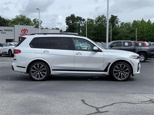 2022 BMW X7 M50i