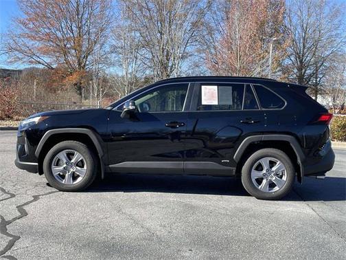 2025 Toyota RAV4 Hybrid SE