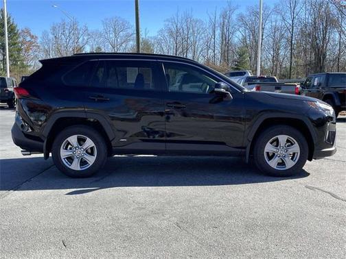 2025 Toyota RAV4 Hybrid SE