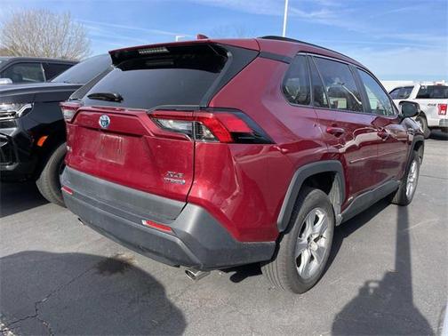 2021 Toyota RAV4 Hybrid XLE