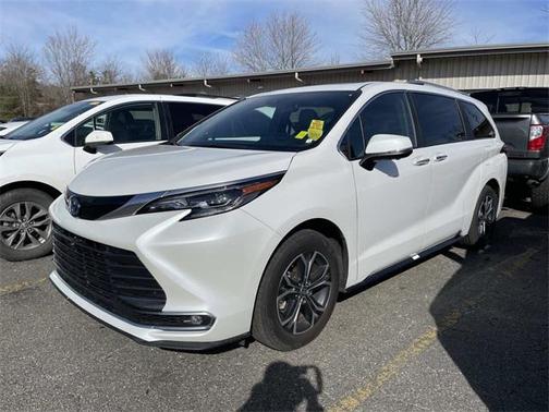 2025 Toyota Sienna Platinum