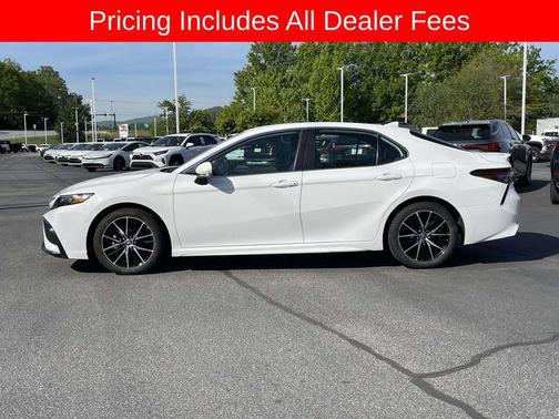 Ice Cap 2024 Toyota Camry SE