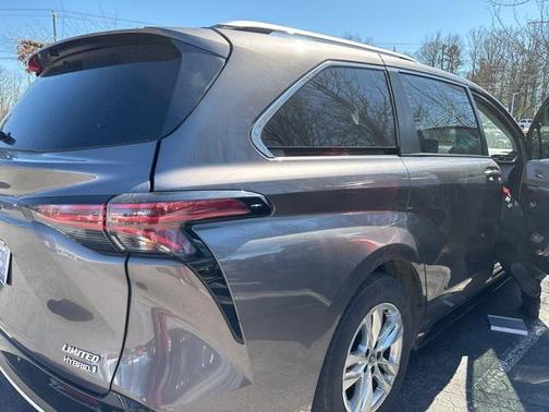 2022 Toyota Sienna Limited