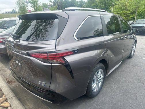2022 Toyota Sienna Limited