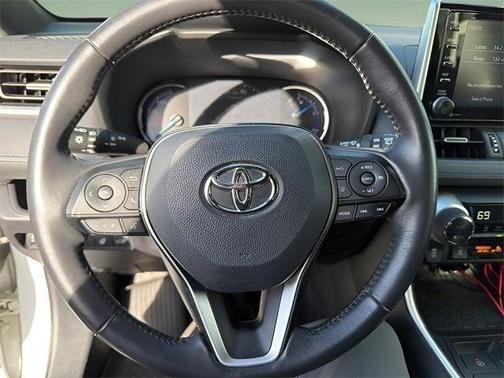 2019 Toyota RAV4 Hybrid SE
