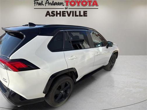 2019 Toyota RAV4 Hybrid SE