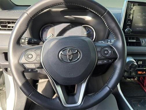 2019 Toyota RAV4 Hybrid SE