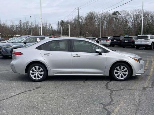 2025 Toyota Corolla Hybrid SE