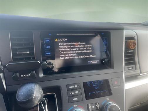 2017 Toyota Sienna SE