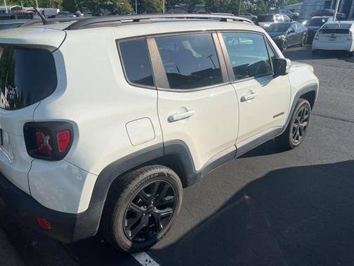 2017 Jeep Renegade Altitude