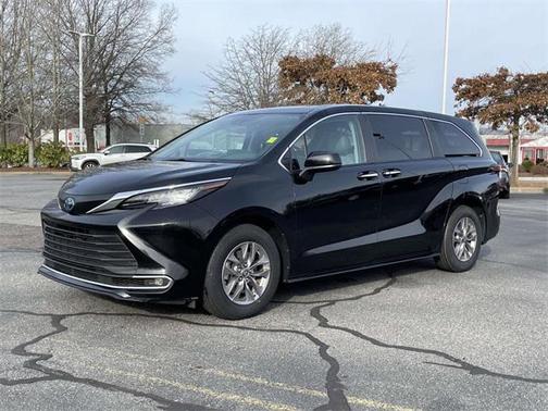 2022 Toyota Sienna XLE