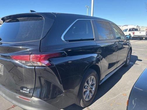 2022 Toyota Sienna XLE