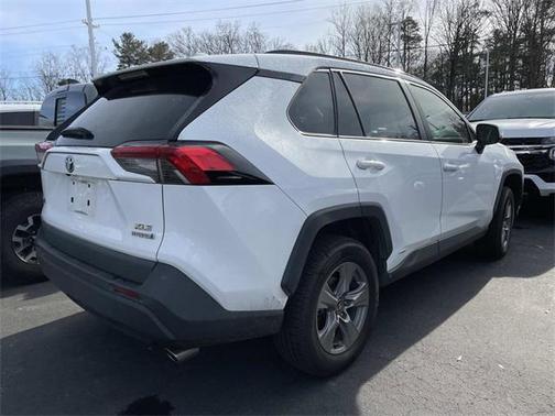 2022 Toyota RAV4 Hybrid XLE