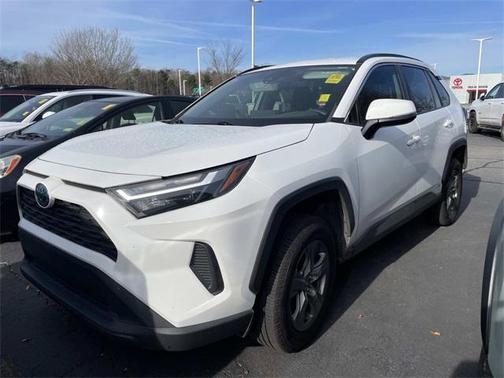 2022 Toyota RAV4 Hybrid XLE