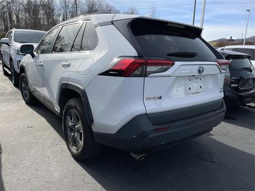 2022 Toyota RAV4 Hybrid XLE