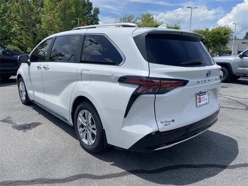 2024 Toyota Sienna Platinum 7 Passenger