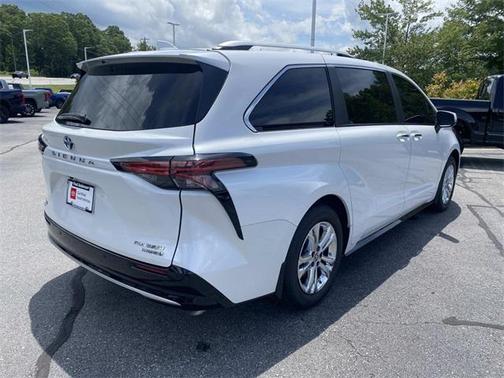 2024 Toyota Sienna Platinum 7 Passenger