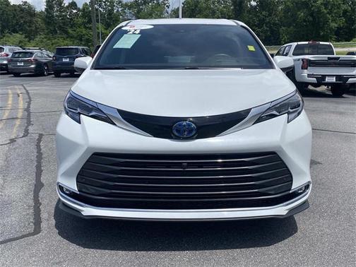 2024 Toyota Sienna Platinum 7 Passenger