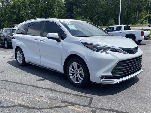 2024 Toyota Sienna Platinum 7 Passenger