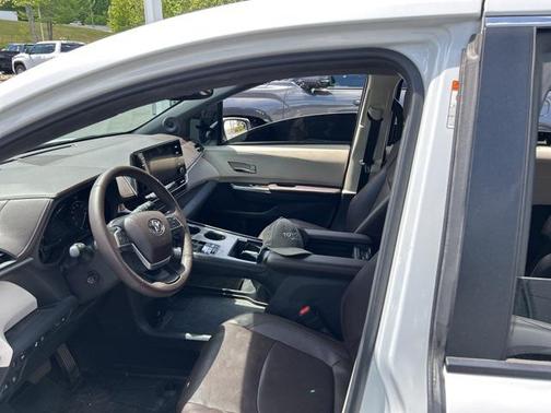2024 Toyota Sienna Platinum 7 Passenger