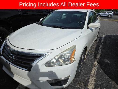 Solid White 2015 Nissan Altima 2.5 S