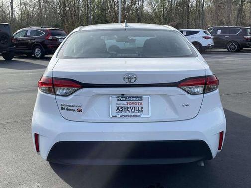 Ice Cap 2024 Toyota Corolla LE