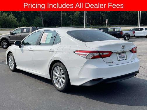 Super White 2018 Toyota Camry LE