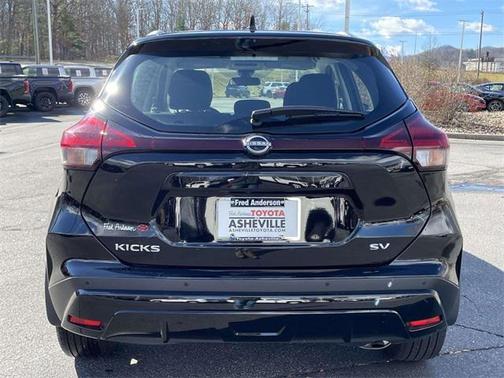 2024 Nissan Kicks SV