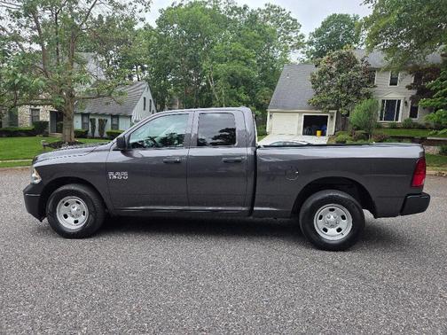 Granite Crystal Metallic Clearcoat 2018 RAM 1500 Tradesman