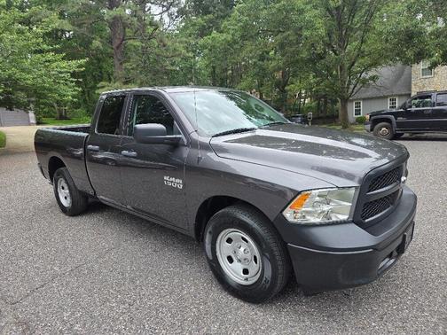 Granite Crystal Metallic Clearcoat 2018 RAM 1500 Tradesman