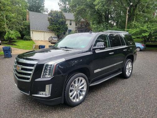 2018 Cadillac Escalade Luxury