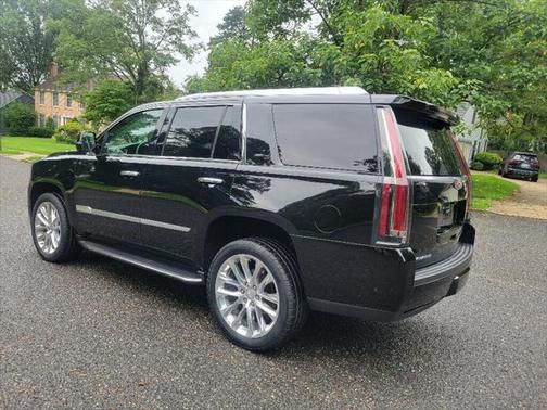 2018 Cadillac Escalade Luxury